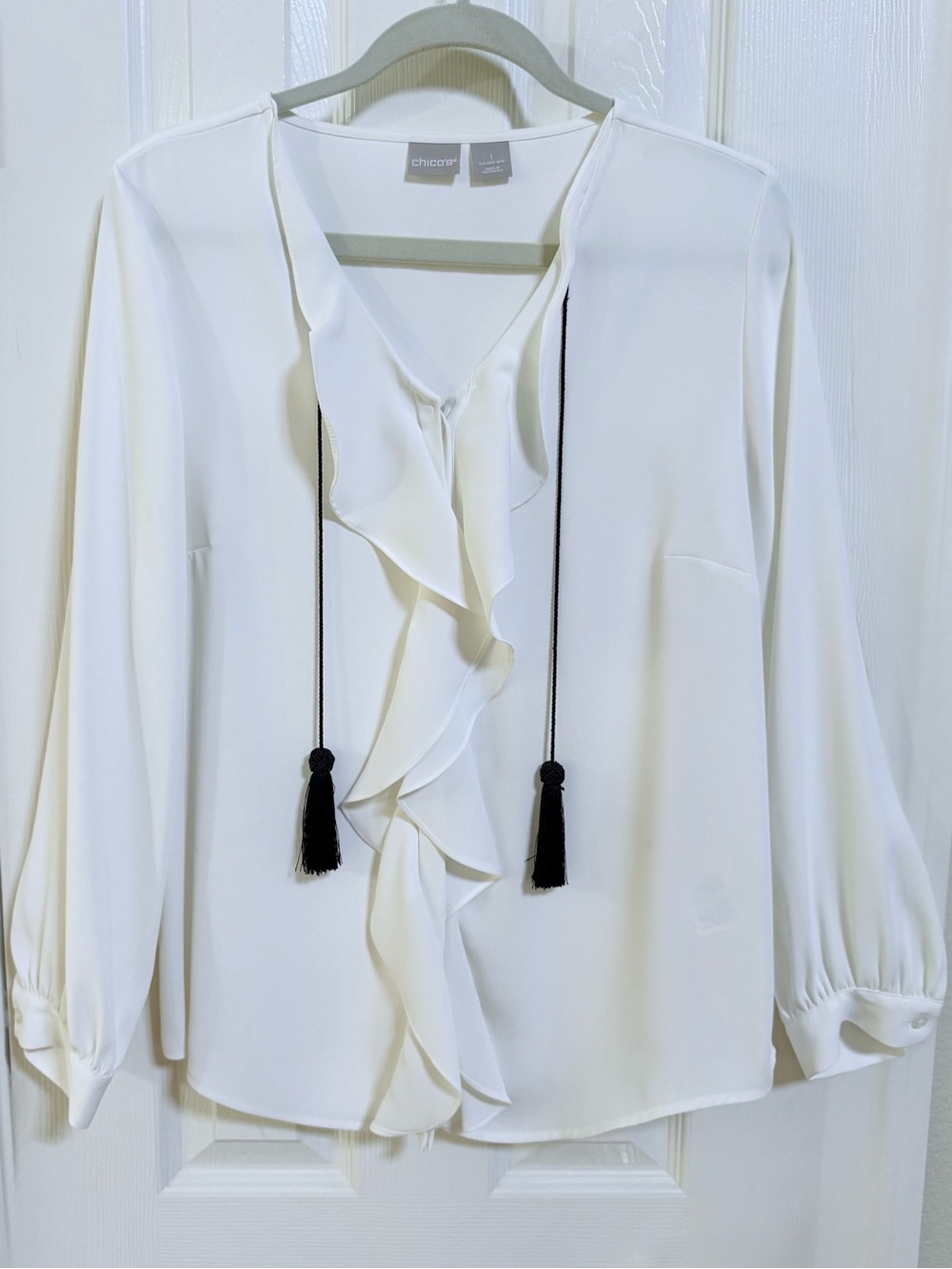 Chico’s Ivory Cascading Ruffle Button Front Blouse NWOT- Size S